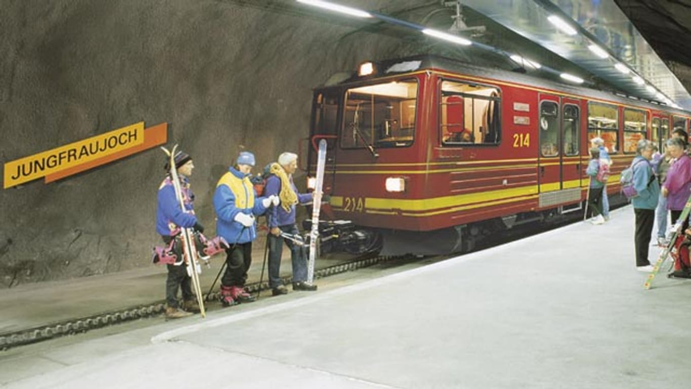 Der höchste Bahnhof Europas liegt auf dem Jungfraujoch.