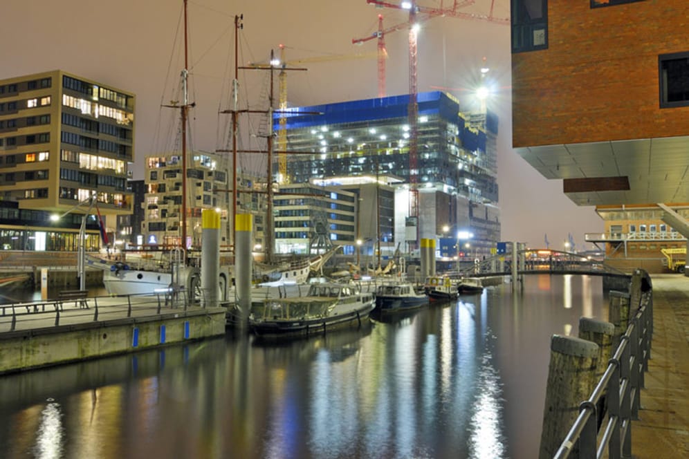 Sandtorhafen in der Hafencity: Auch in Hamburg steigen die Immobilienpreise schneller als die Mieten