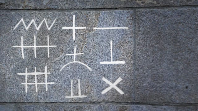 Gaunerzinken: die Geheimzeichen der Einbrecherbanden.