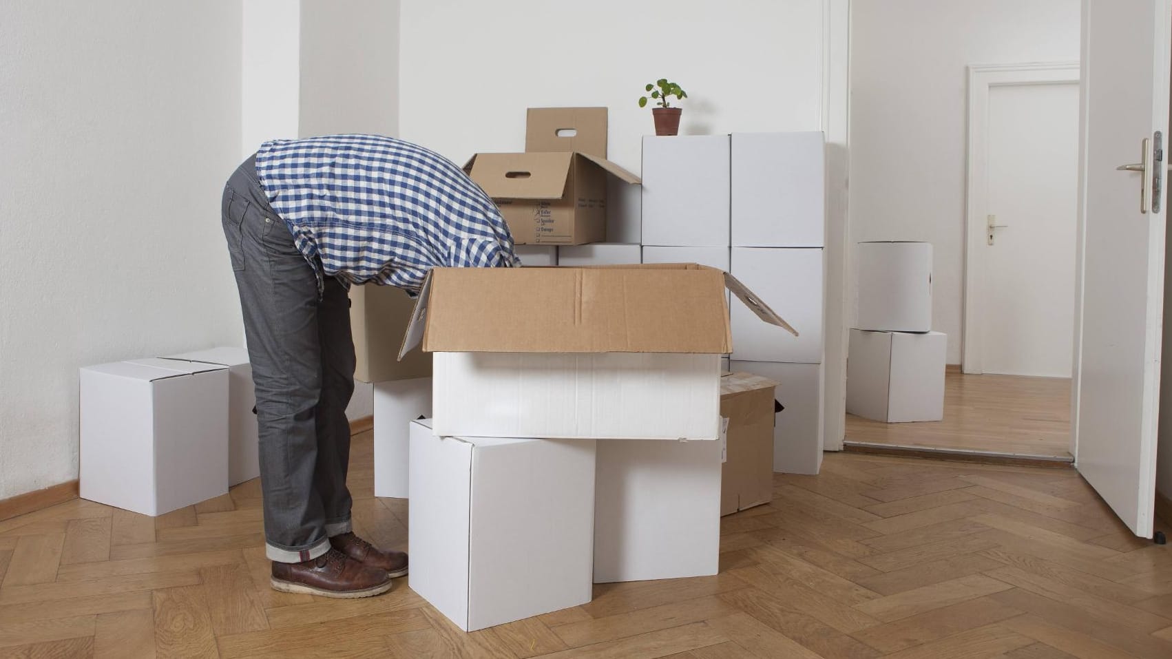 Wenn der Vermieter seine Wohnung selbst braucht, muss der Mieter in der Regel ausziehen.