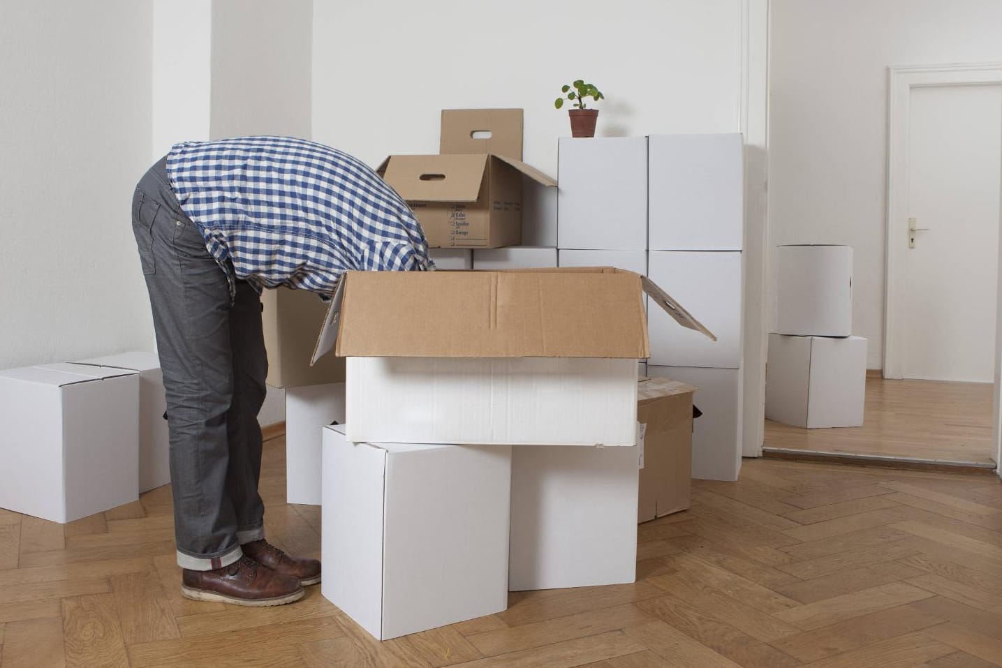 Wenn der Vermieter seine Wohnung selbst braucht, muss der Mieter in der Regel ausziehen.