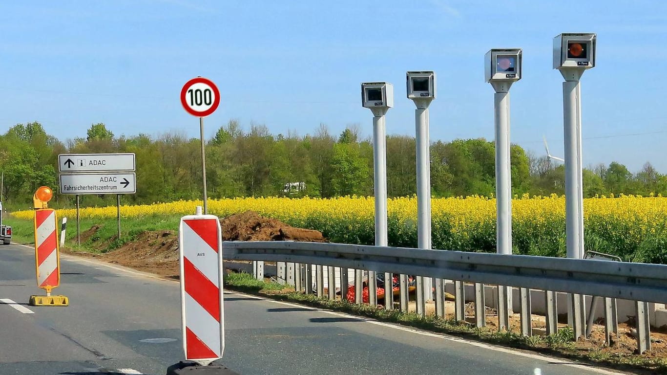 Streckenradar "Section Control" in Laatzen bei Hannover.