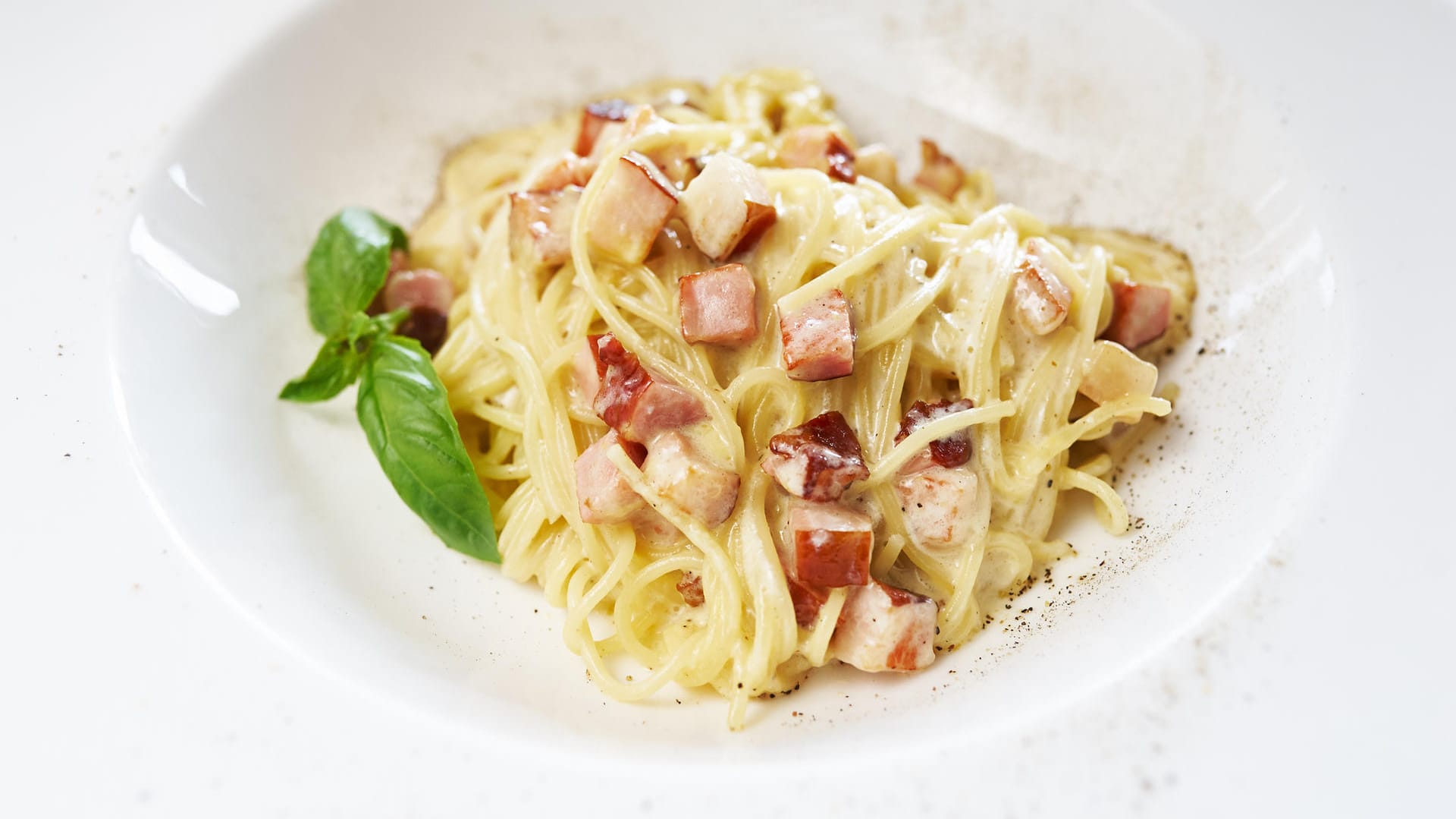 Spaghetti Carbonara (Symbolbild): In Italien wird um die Herkunft gestritten.