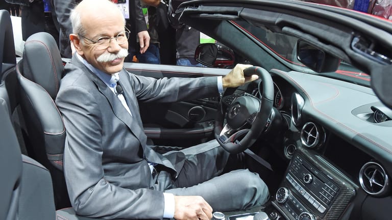 Dieter Zetsche, Vorstandsvorsitzender der Daimler AG und Leiter von Mercedes-Benz Cars, erhielt für seine Tätigkeit 2015 rund 9,7 Millionen Euro.