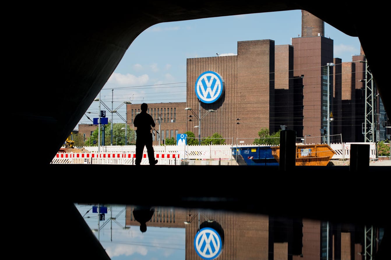 Das Volkswagen-Werk in Wolfsburg: Die Tarif-Mitarbeiter bekommen erneut eine Prämie.