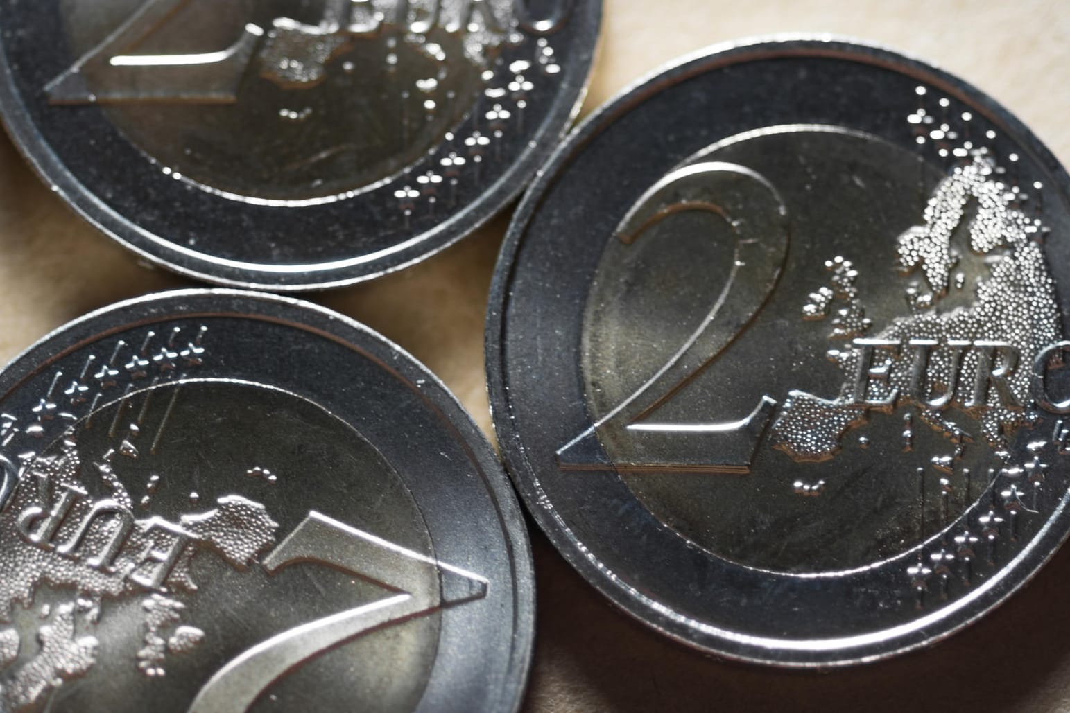 Zwei-Euro-Münzen. (Symbolfoto) Zwei-Euro-Münzen. (Symbolfoto)