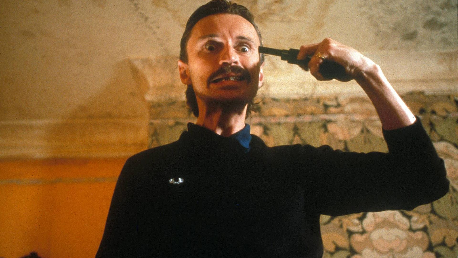 Begbie (Robert Carlyle) bei einem seiner cholerischen Anfälle.