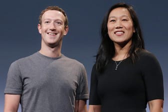 Mark Zuckerberg und seine Frau Priscilla Chan spenden Milliarden für die Forschung.