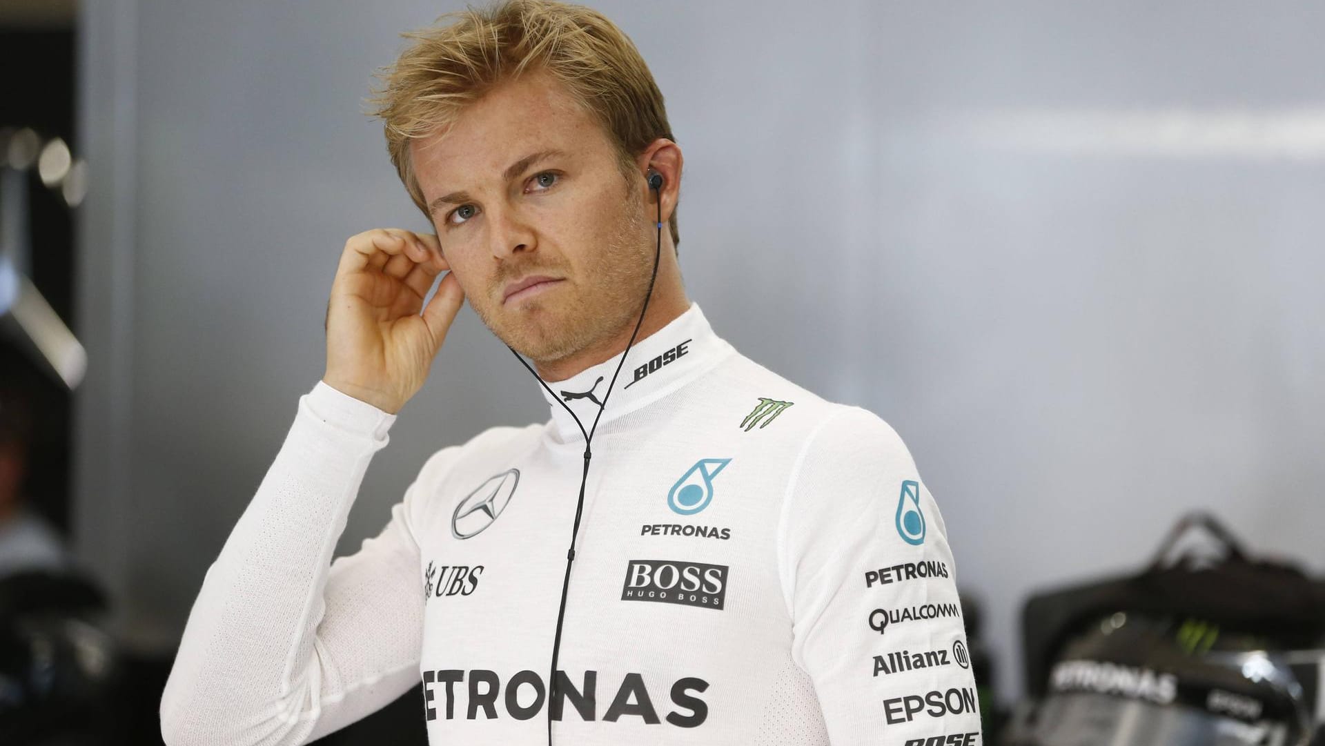 Nico Rosberg muss Kritik für ein vom ihm bei Facebook veröffentlichtes Bild einstecken. Nico Rosberg muss Kritik für ein vom ihm bei Facebook veröffentlichtes Bild einstecken.