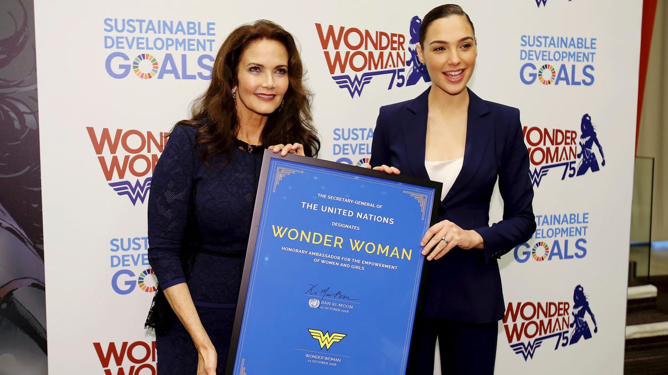 Wonder Women: Lynda Carter (l) und Gal Gadot (r).