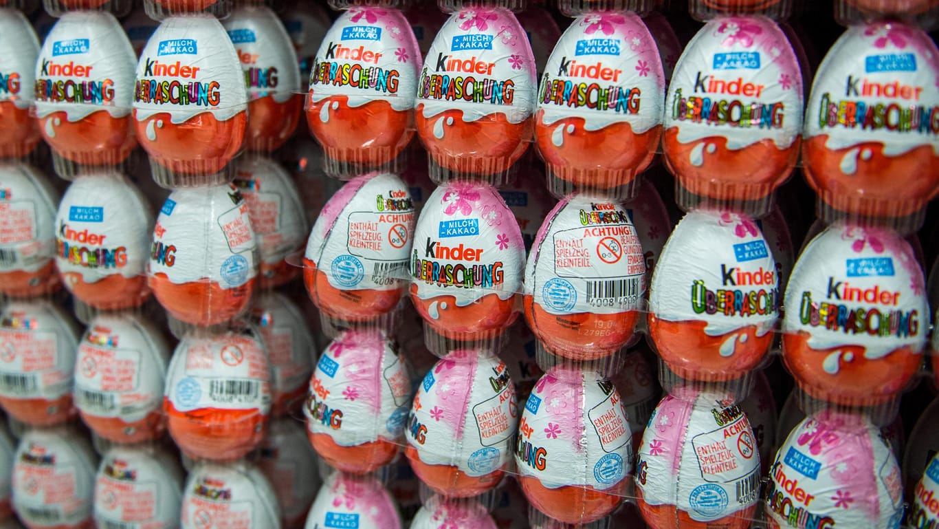 Überraschungseier: Spielzeug in Ferrero-Süßwaren soll in Rumänien mit Hilfe von Kinderarbeit hergestellt werden.