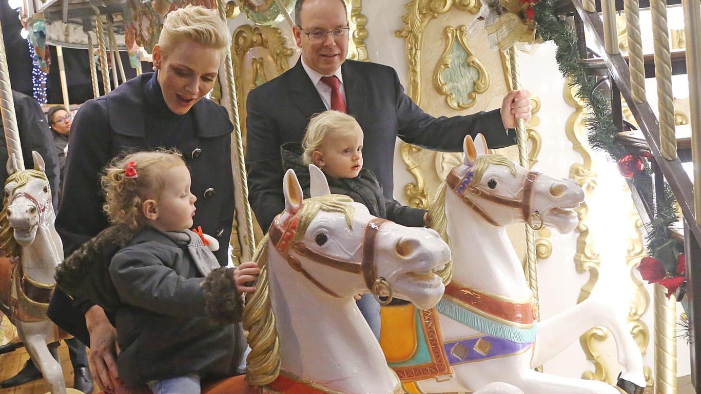 Wenn Gabriella und Jacques größer sind, werden sie bestimmt auf echten Pferden reiten.