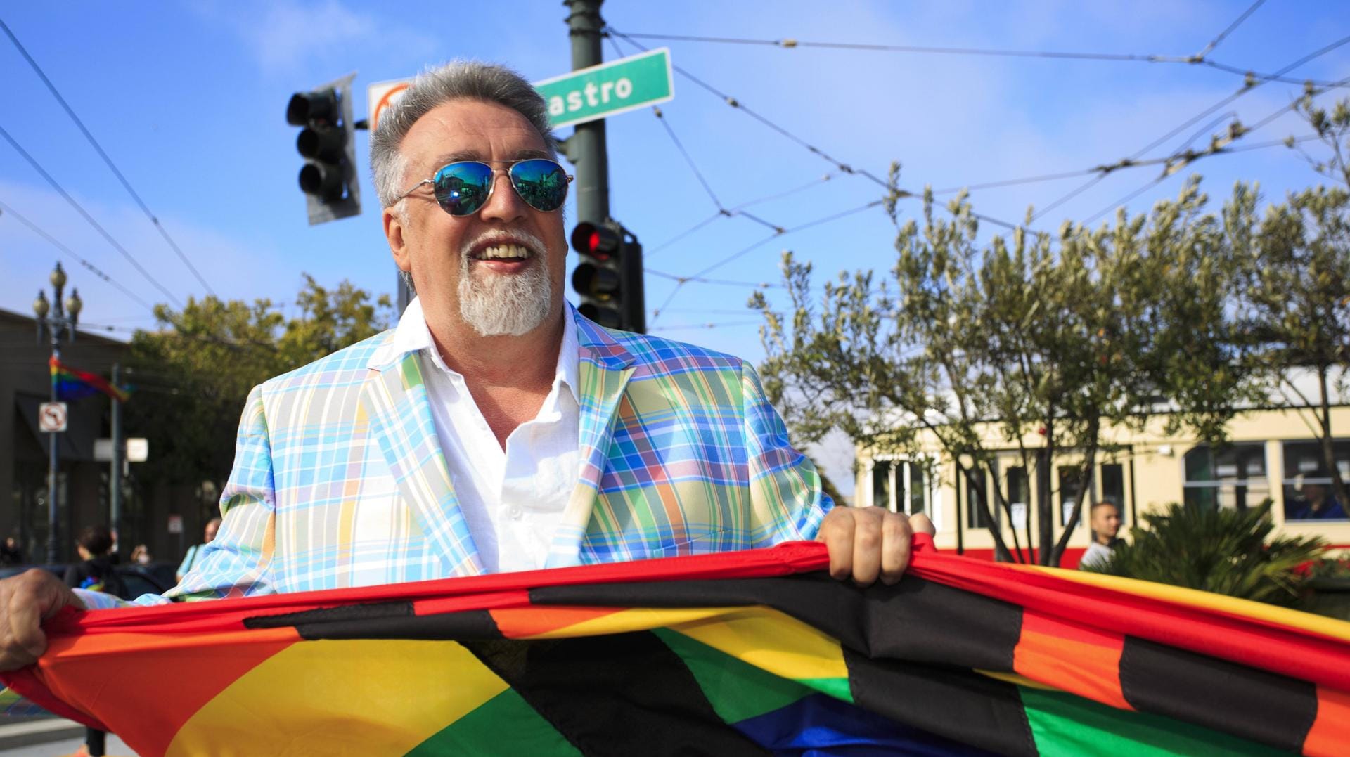 Gilbert Baker, der Erfinder der Regenbogenfahne, ist mit 65 Jahren gestorben.