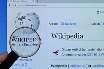 Wikipedia Website Bildschirm Lupe Wikipedia Website Bildschirm Lupe