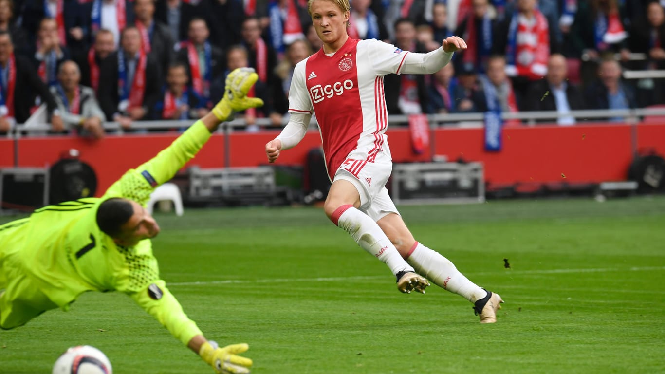 Das 2:0: Ajax-Stürmer Kasper Dolberg trifft.