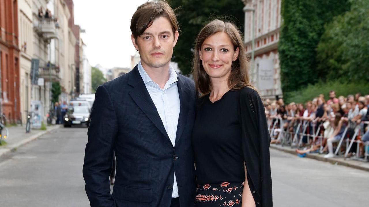 Alexandra Maria Lara ist mit dem Schauspieler Sam Riley verheiratet.