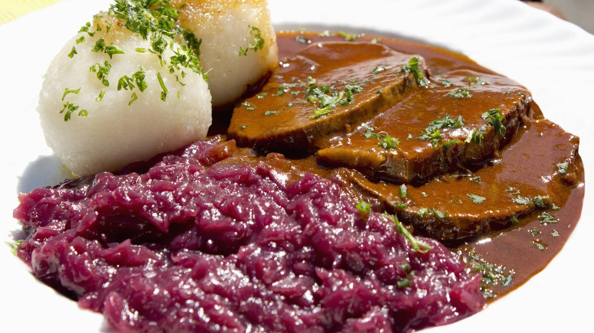 Sauerbraten mit Rotkohl