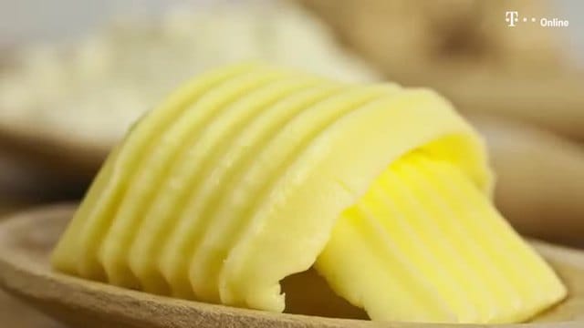 Butter wird wieder teurer. Nach einem kräftigen Preisrutsch für das 250-Gramm-Paket Deutsche Markenbutter um 30 Cent auf 1,29 Euro hat Aldi die Preise wieder erhöht. (Screenshot: Imago)
