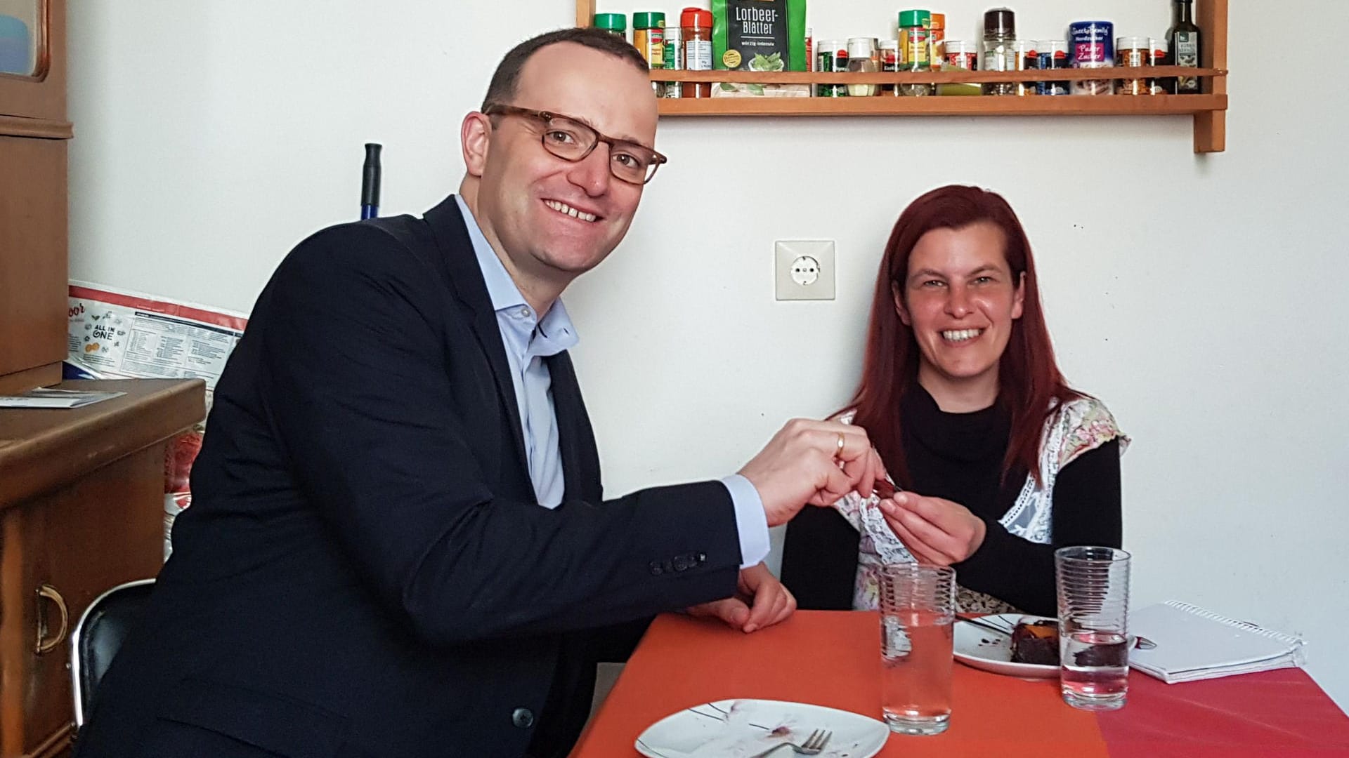Jens Spahn trifft Hartz IV-Kritikerin Sandra Schlensog