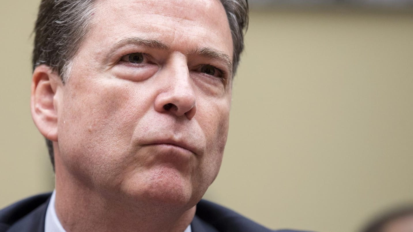 James Comey wurde von Trump auf dem Amt des FBI-Direktors entlassen. James Comey wurde von Trump auf dem Amt des FBI-Direktors entlassen.
