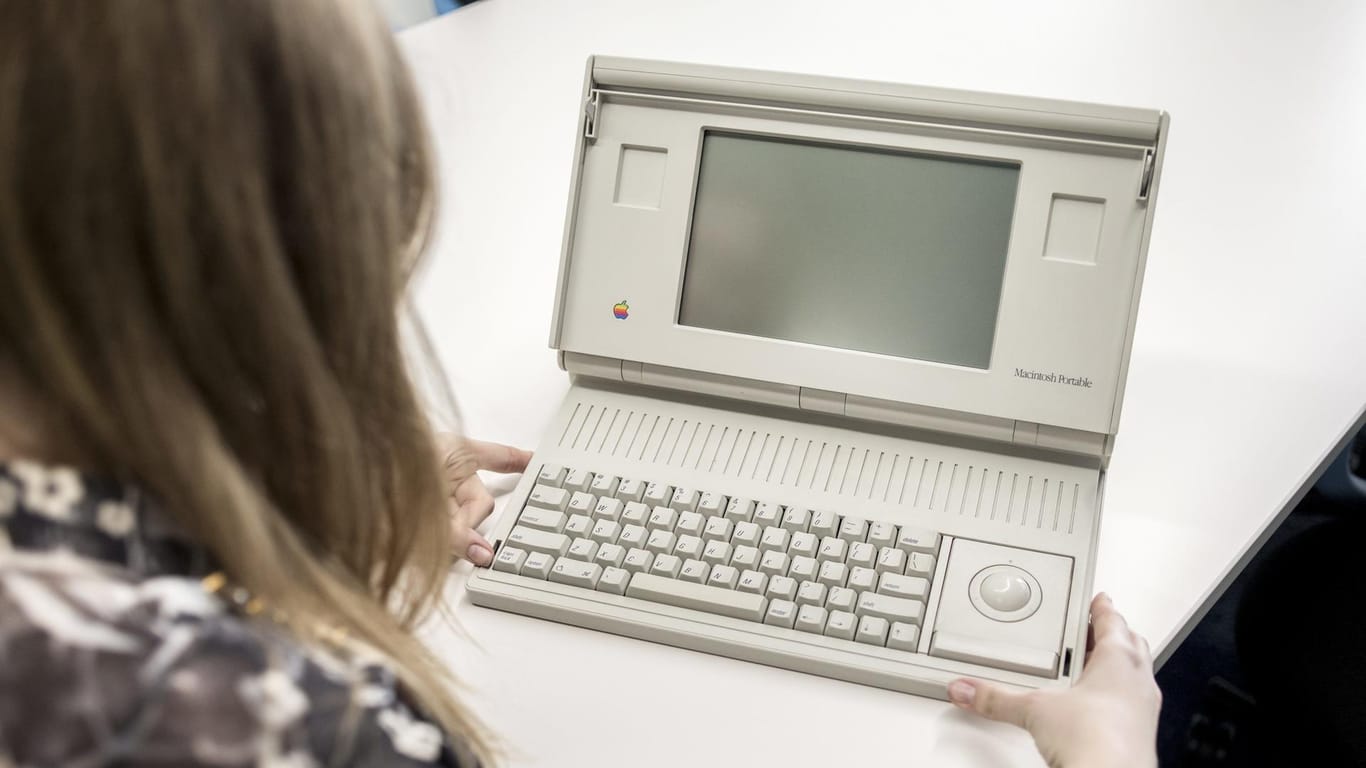 Macintosh Portable: Das Gerät im ukrainischen Apple-Museum in Kiew.