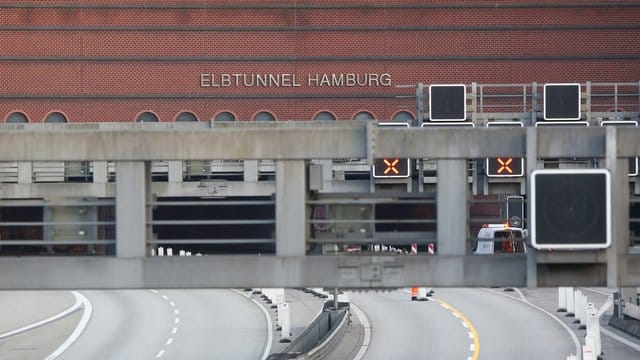 Bauarbeiten am Elbtunnel in Hamburg