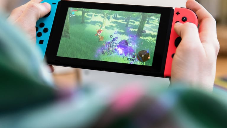 Nintendos Switch kann mobil und am TV genutzt werden.