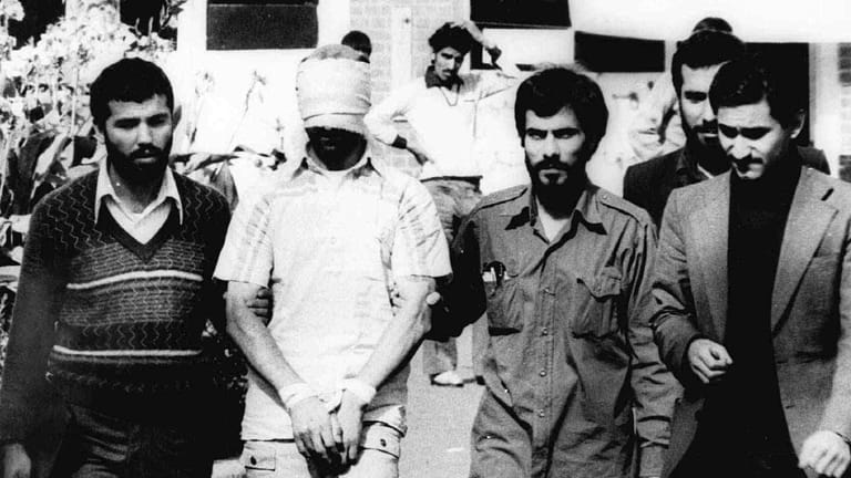 Geisel in iranischer Hand: Am 4. November 1979 besetzten iranische Studenten die US-Botschaft in Teheran.