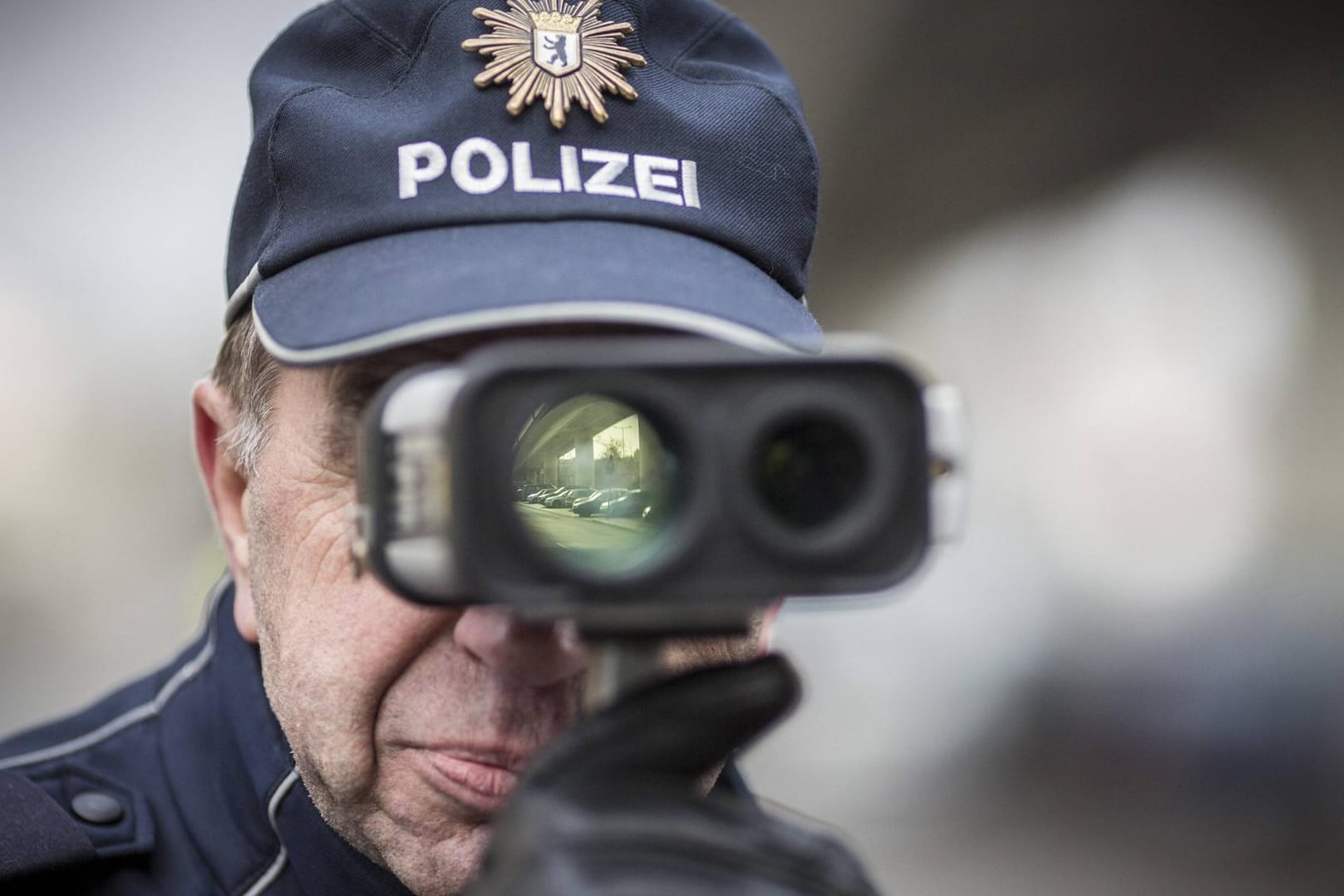 Verkehrskontrolle: Wer zu schnell fuhr, muss unter Umständen sogar mit einem Fahrverbot rechnen.