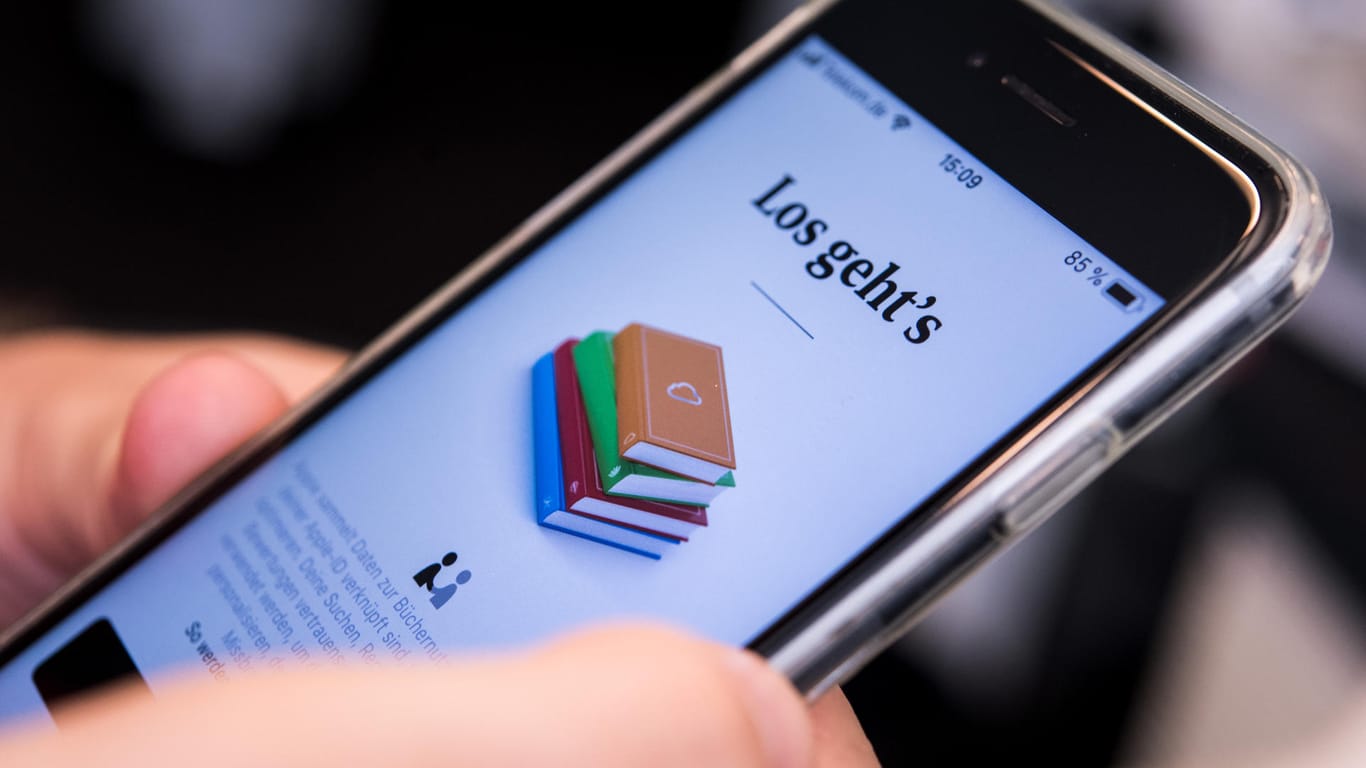 Die iBooks-App wurde überarbeitet und heißt nun schlicht "Bücher". Dazu gibt es eine neue Optik und einen übersichtlicheren digitalen Buchladen.