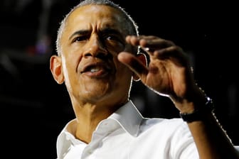 Der ehemalige US-Präsident Barack Obama spricht bei einer Wahlkampfveranstaltung der Demokraten: Obama wirft Trump beim Thema Einwanderung eine "politische Show" vor.