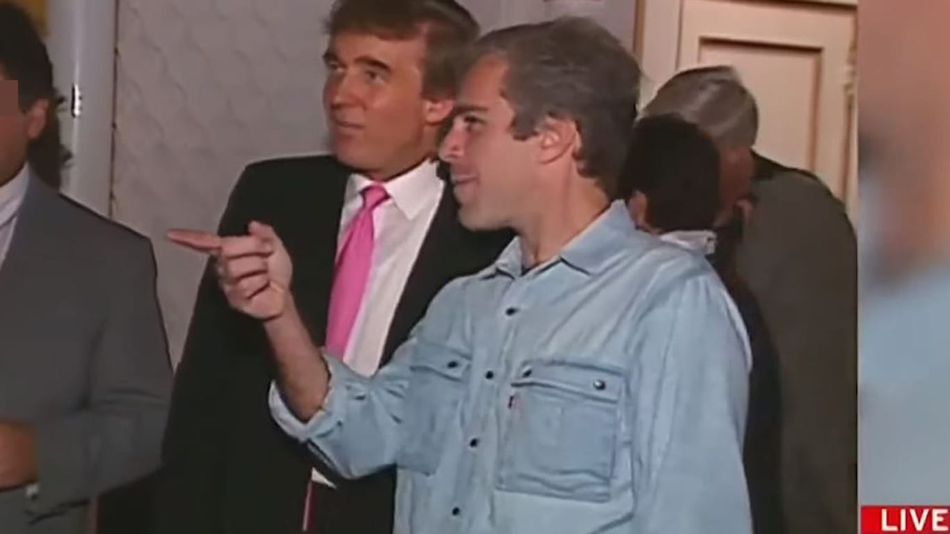 Donald Trump und Jeffrey Epstein 1992 auf einer Party im Golfklub Mar-a-Lago: Der Investmentbanker Epstein soll jahrelang minderjähriger Mädchen missbraucht haben.