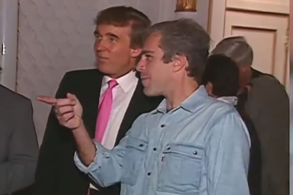 Donald Trump und Jeffrey Epstein 1992 auf einer Party im Golfklub Mar-a-Lago: Der Investmentbanker Epstein soll jahrelang minderjähriger Mädchen missbraucht haben.
