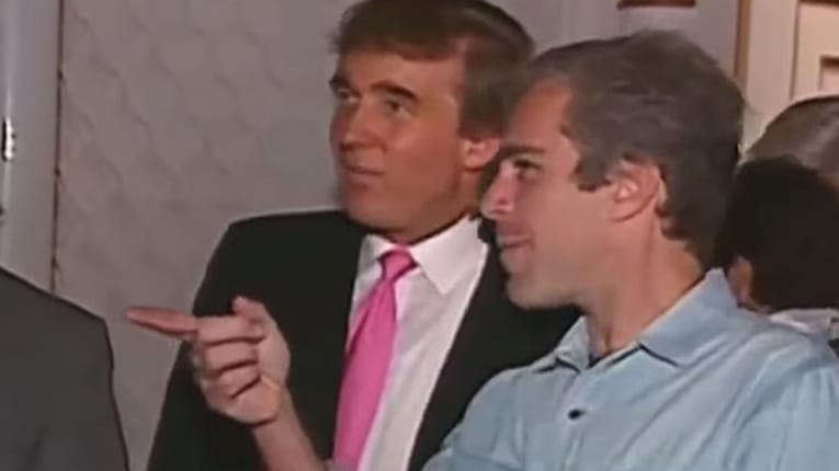 Donald Trump und Jeffrey Epstein 1992 auf einer Party im Golfklub Mar-a-Lago: Der Investmentbanker Epstein soll jahrelang minderjähriger Mädchen missbraucht haben.