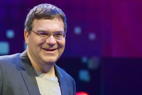 Moderator Elton geht mit seiner neuen Show "Schlag den Besten" an den Start.