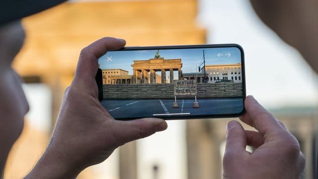 Zum 30. Jahrestag des Mauerfalls können Smartphone- oder Tabletbesitzer die Berliner Mauer virtuell an ihrem historisch korrekten Ort erkunden.