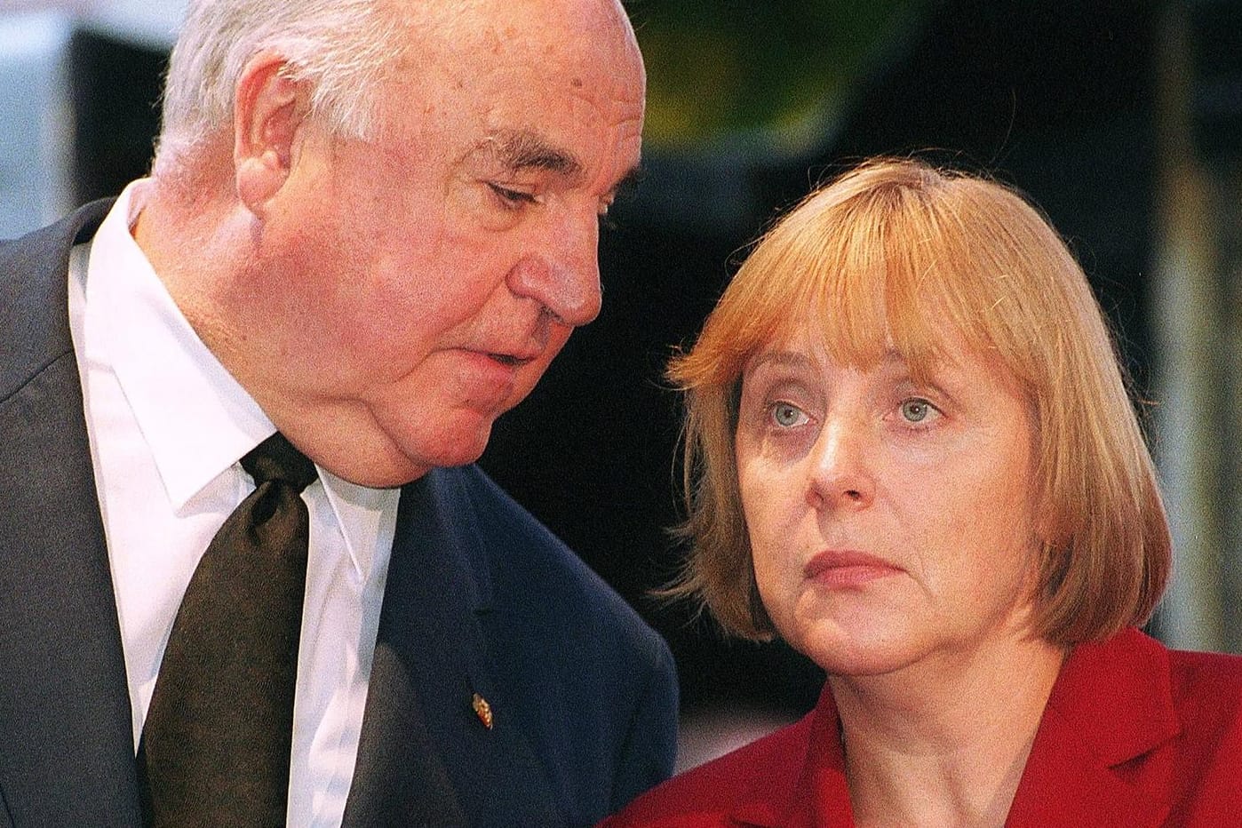 Helmut Kohl und Angela Merkel im Jahr 2001: Kohl galt als Förderer von Merkel. Der Altkanzler ernannte sie in der damaligen Regierung zur Umweltministerin.