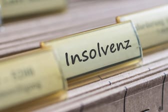 Aktenreiter Insolvenz: Im Jahr 2018 haben weiniger Unternehmen Insolvenz angemeldet, als im Jahr zuvor.