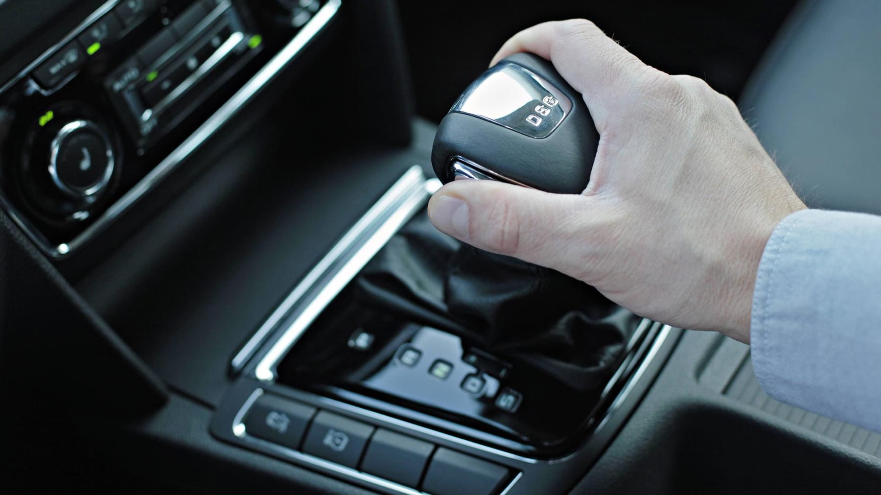 Warum braucht ein Auto mit Automatikgetriebe eine Handbremse?