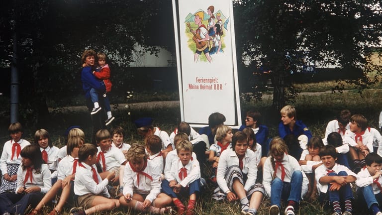 Jugend DDR - Ferienlager der Jungen Pioniere