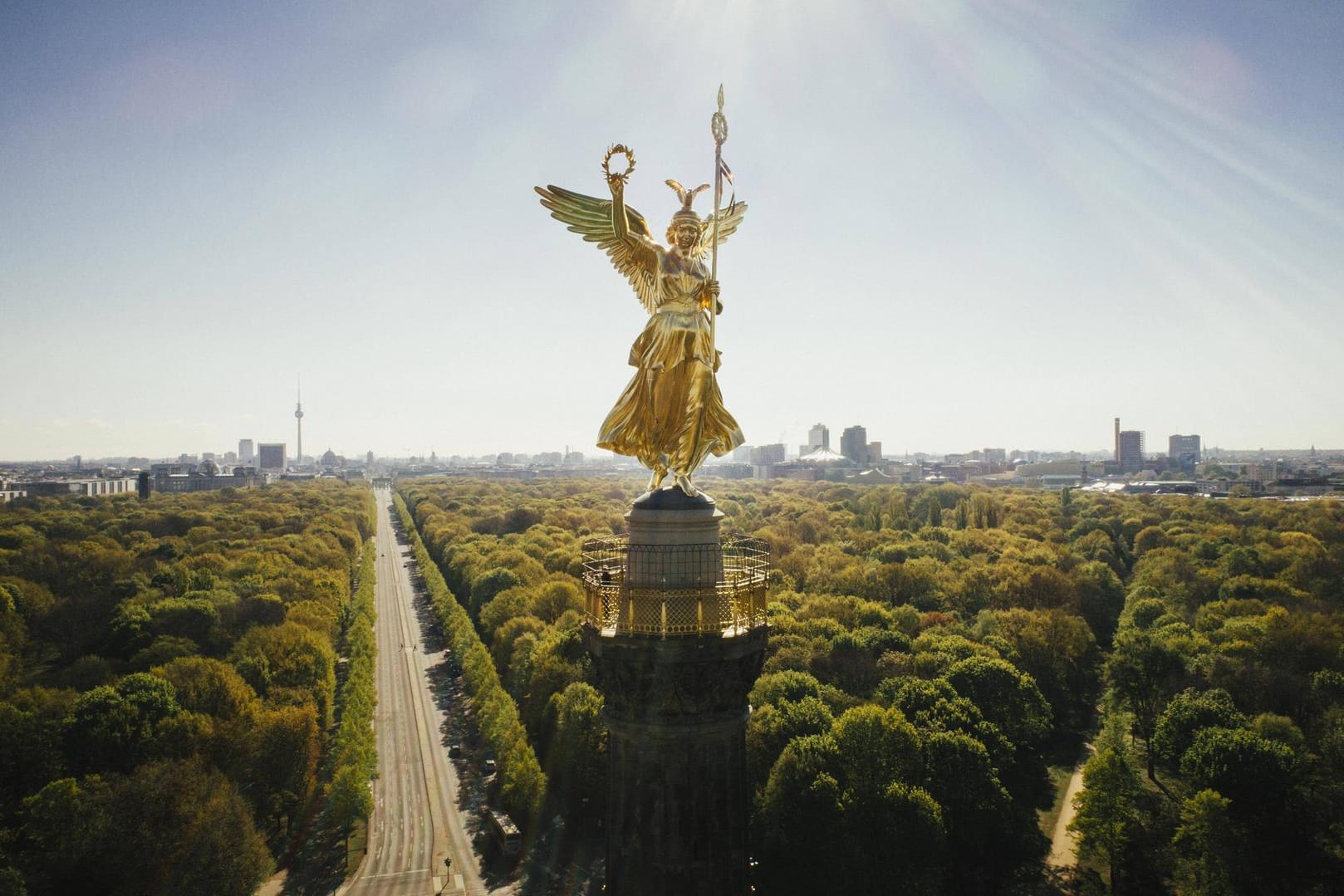 Die Siegessäule mit Siegesgöttin Viktoria auf der Spitze: Schon von weitem sieht man die "Goldelse".