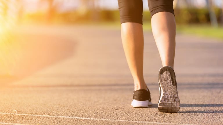 Spaziergang: Durch Bewegung können Sie vielen chronischen Erkrankungen vorbeugen.