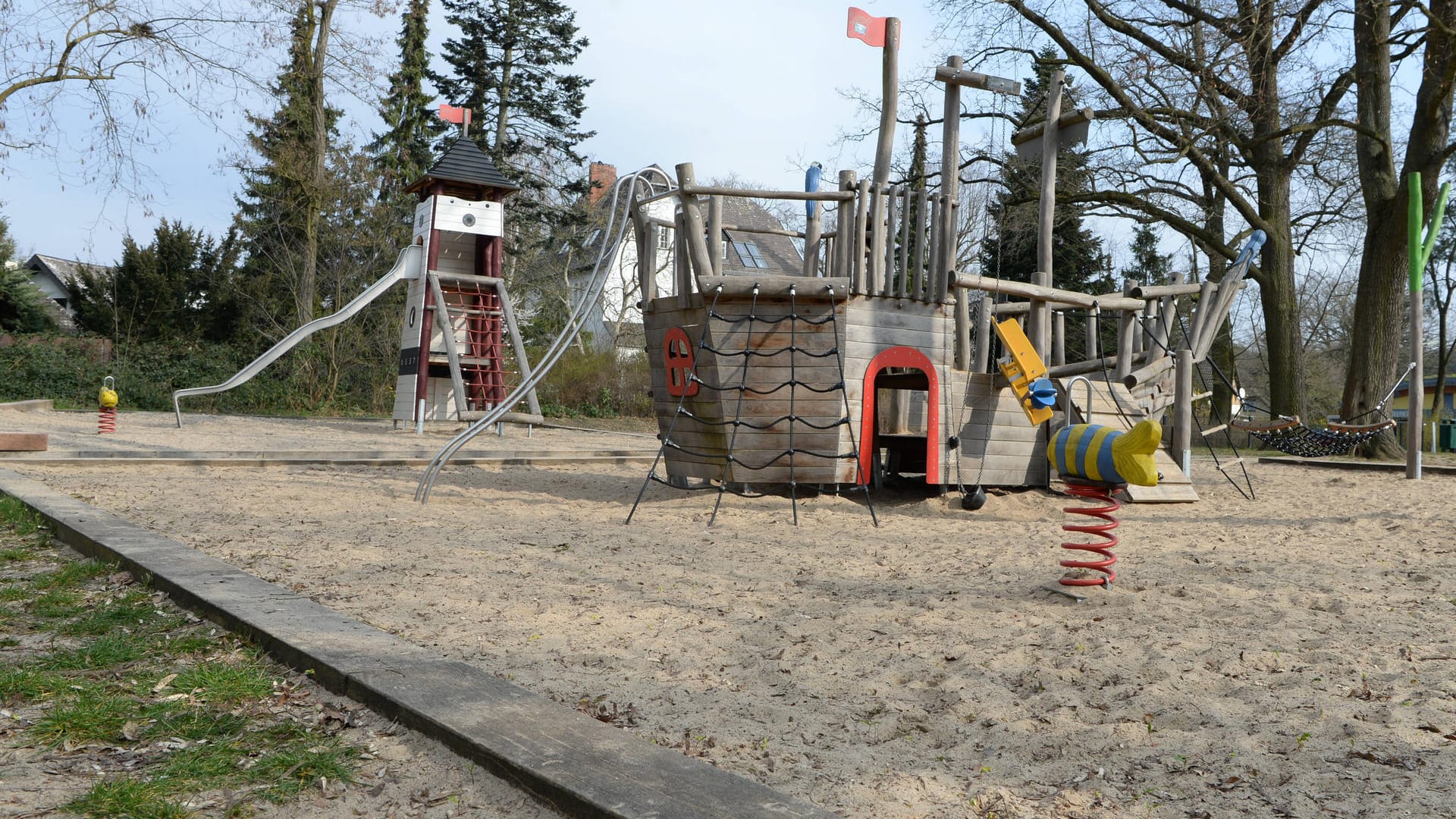 Ein leerer Spielplatz: Nach Willen der Berliner CDU sollen so bald alle Spielplätze der Hauptstadt aussehen.