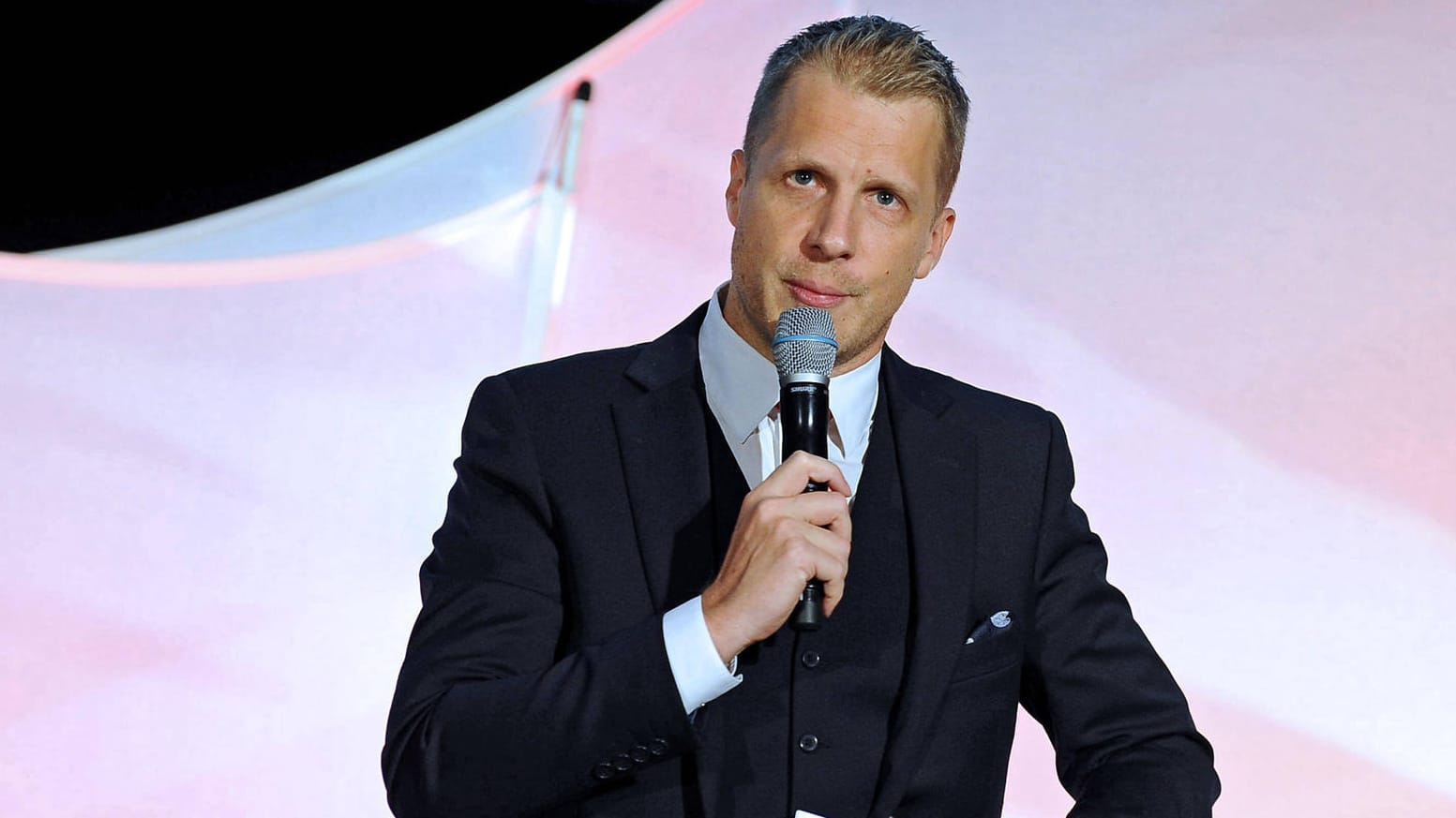 Das Coronavirus hat zugeschlagen: Comedian Oliver Pocher ist mit dem Erreger infiziert. Das Coronavirus hat zugeschlagen: Comedian Oliver Pocher ist mit dem Erreger infiziert.