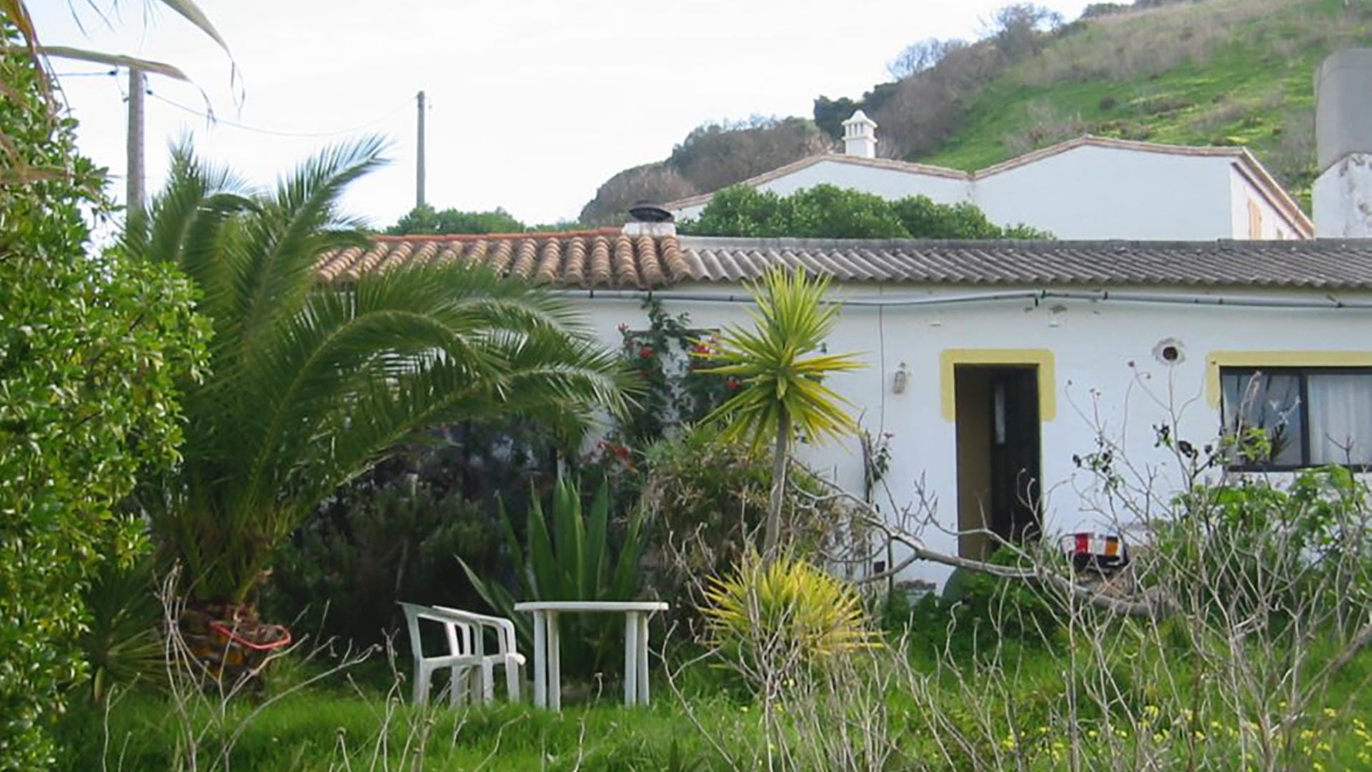 Das Haus des Verdächtigen in Praia da Luz, Portugal: Einbrecher brachten Ermittlungen gegen ihn ins Rollen. Das brachte auch neue Bewegung in den Fall Maddie McCann.