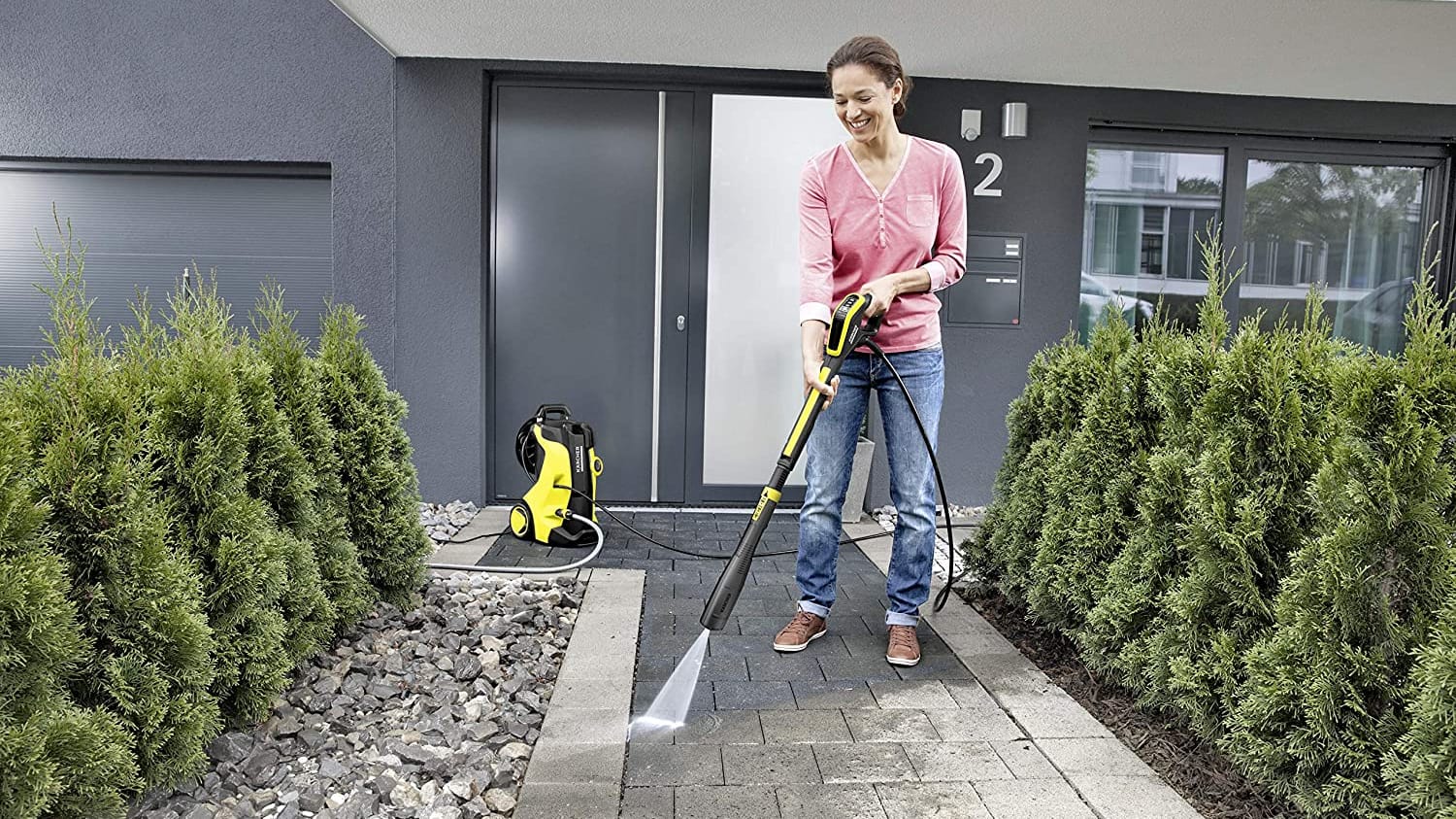 Hochdruckreiniger im Test: Mit einem Hochdruckreiniger lassen sich Terrassen, Gartenwege, Fahrräder und vieles mehr effektiv reinigen.