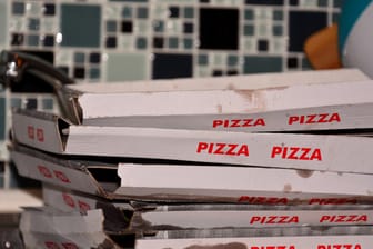 Pizzakartons: Die Verpackungen bestehen häufig nicht nur aus Papier.