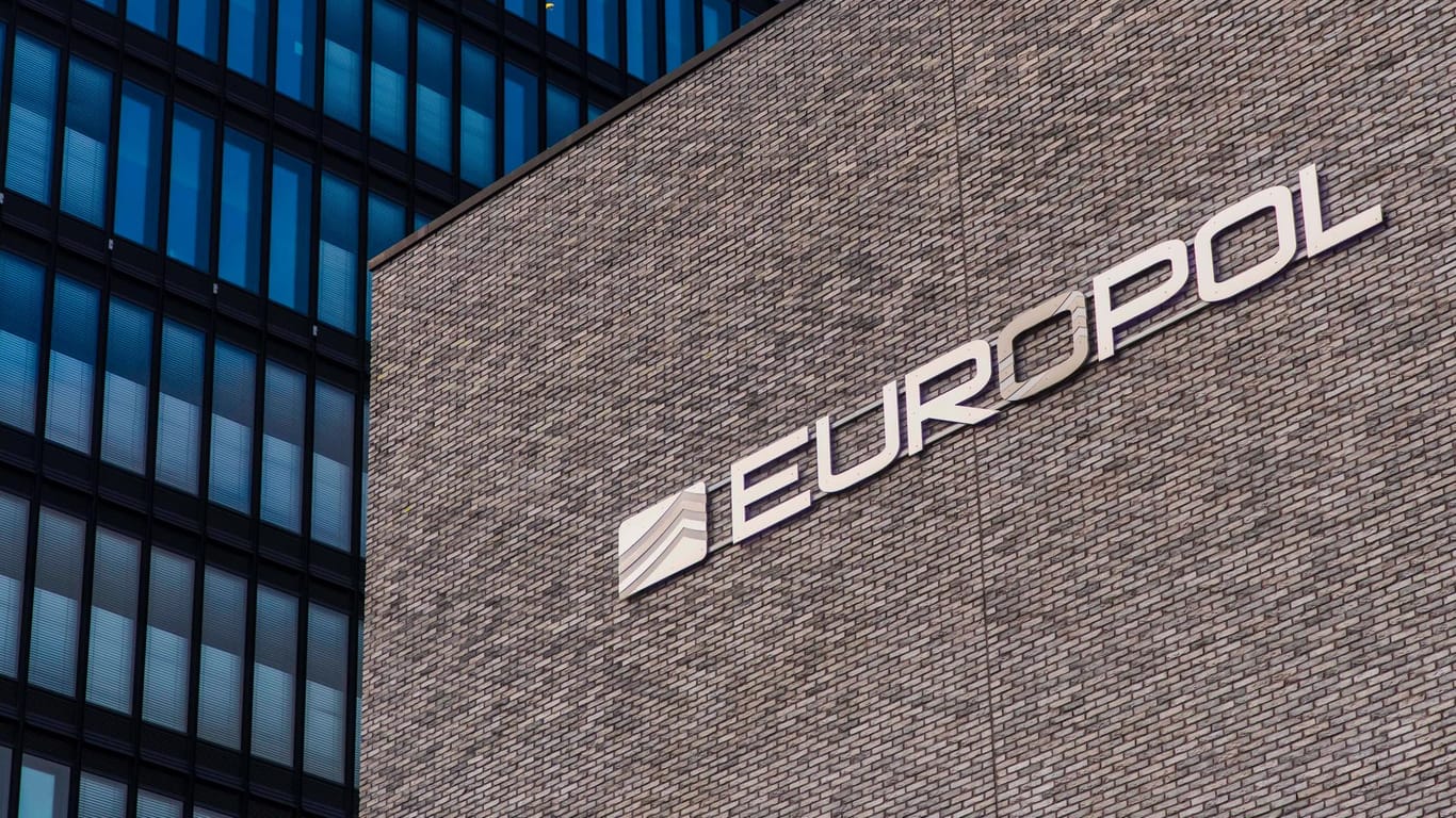 Europol: Die Polizeibehörde der EU will mit einer Online-Kampagne die 19 gefährlichsten Sexualverbrecher finden.