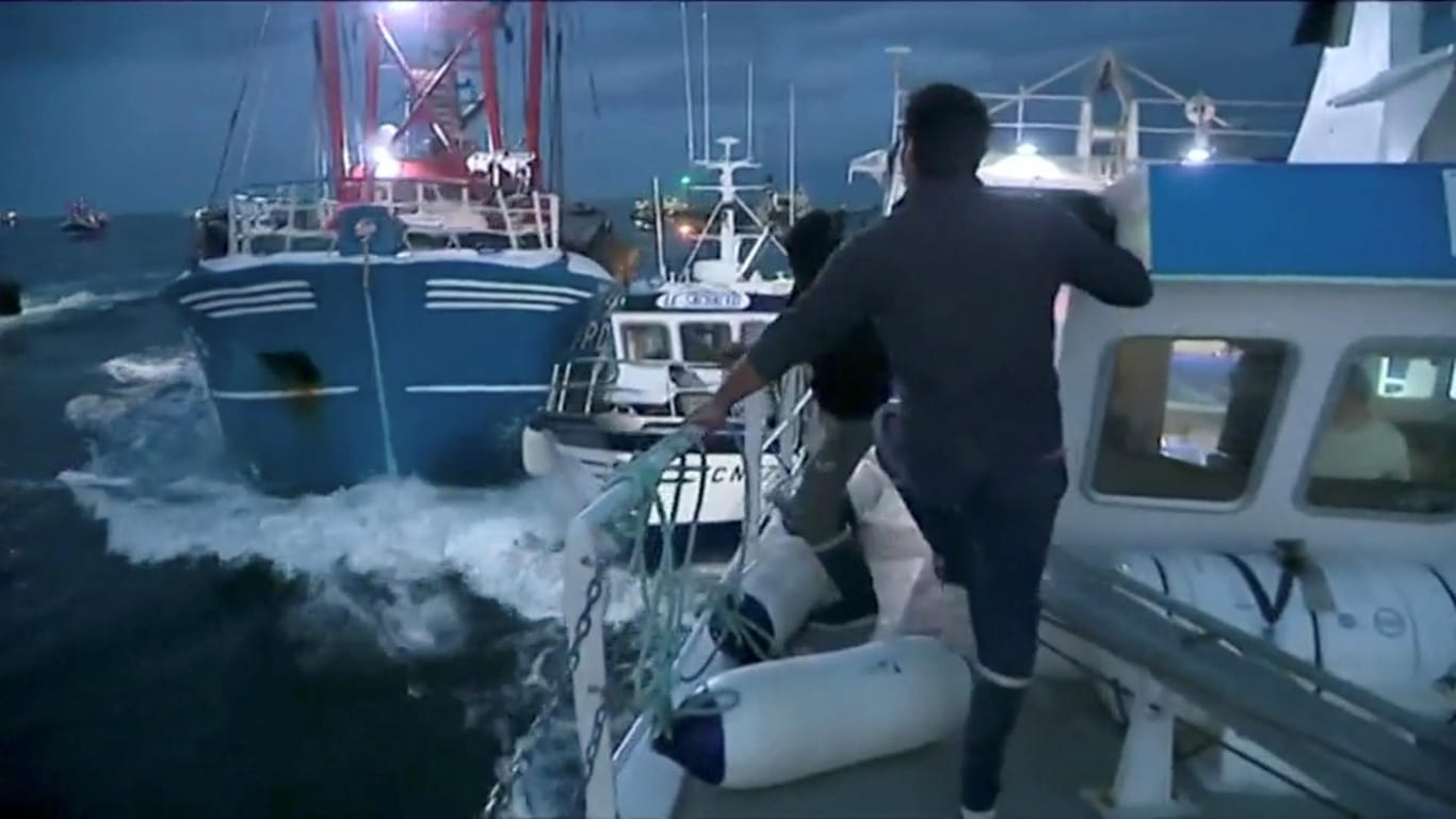 Zusammenstoß zwischen französischen und britischen Fischern im Ärmelkanal: Schon 2018 gab es heftige Auseinandersetzungen um Fischereirechte.