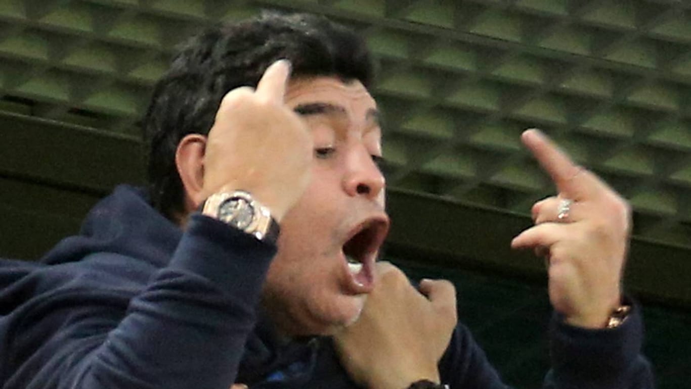 Bei der WM 2018 lässt sich Diego Maradona zu vulgären Szenen hinreißen.